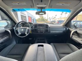 2009 CHEVROLET SILVERADO 1500 CREW CAB PICKUP V8, FLEX FUEL, 5.3 LITER LT PICKUP 4D 5 3/4 FT