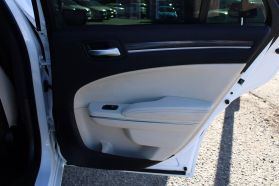 2017 Chrysler 300 - Image 21
