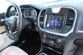 2017 Chrysler 300 - Image 24