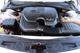 2017 Chrysler 300 - Image 12