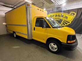 2004 GMC SAVANA CUTAWAY VAN V8, 6.0 LITER VAN CAB-CHASSIS 2D