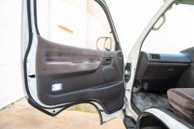 1999 TOYOTA HIACE VAN 1KZ-TE LIVING SALOON EX