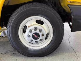 2004 GMC SAVANA CUTAWAY VAN V8, 6.0 LITER VAN CAB-CHASSIS 2D