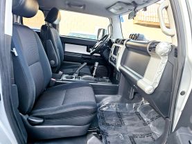 2007 TOYOTA FJ CRUISER SUV V6, 4.0 LITER SPORT UTILITY 2D