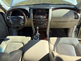 2017 INFINITI QX80 SUV V8, 5.6 LITER SPORT UTILITY 4D