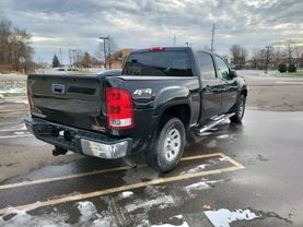 2013 GMC SIERRA 1500 CREW CAB PICKUP V8, FLEX FUEL, 4.8 LITER WORK TRUCK PICKUP 4D 5 3/4 FT