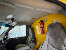 2004 GMC SAVANA CUTAWAY VAN V8, 6.0 LITER VAN CAB-CHASSIS 2D