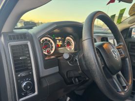 2017 RAM 1500 CREW CAB PICKUP V8, HEMI, 5.7 LITER EXPRESS PICKUP 4D 5 1/2 FT