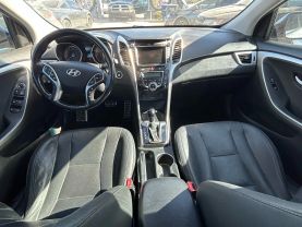 2013 Hyundai Elantra - Image 22