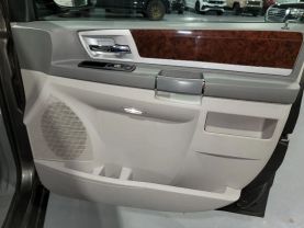 2010 Chrysler Town & Country - - Image 40