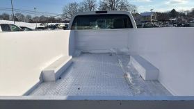 2013 Ford F350 Super Duty Regular Cab 4x4 Xl Cab & Chassis 2d - Image 17
