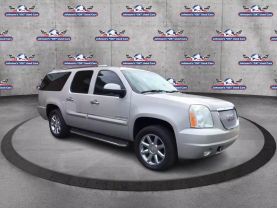 2007 GMC YUKON XL 1500 SUV V8, 6.2 LITER DENALI SPORT UTILITY 4D