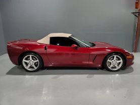 2005 Chevrolet Corvette - - Image 2