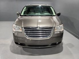 2010 Chrysler Town & Country - - Image 9