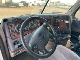 2015 FREIGHTLINER CASCADIA - 15.6L ENGINE 600 HP CA125SLP SLEEPER