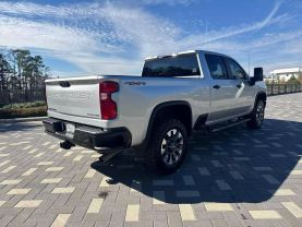 2021 CHEVROLET SILVERADO 2500 HD CREW CAB PICKUP V8, 6.6 LITER CUSTOM PICKUP 4D 6 1/2 FT