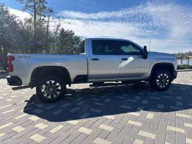 2021 CHEVROLET SILVERADO 2500 HD CREW CAB PICKUP V8, 6.6 LITER CUSTOM PICKUP 4D 6 1/2 FT