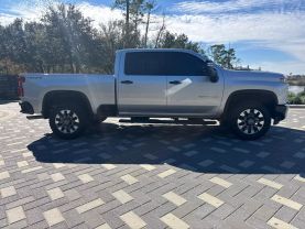 2021 CHEVROLET SILVERADO 2500 HD CREW CAB PICKUP V8, 6.6 LITER CUSTOM PICKUP 4D 6 1/2 FT