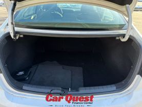 2019 Hyundai Elantra - Image 13