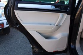 2016 Volkswagen Touareg - Image 20