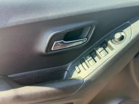 2017 Chevrolet Trax Ls Sport Utility 4d - Image 19