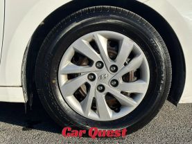 2019 Hyundai Elantra - Image 27