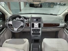 2010 Chrysler Town & Country - - Image 12