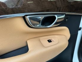 2016 VOLVO XC90 SUV 4-CYL, DRV-E SPRCHGD 2.0T T6 MOMENTUM SPORT UTILITY 4D