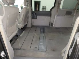 2010 Chrysler Town & Country - - Image 19