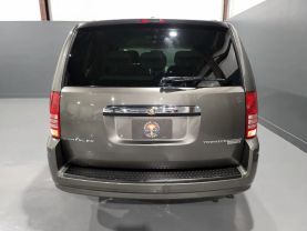 2010 Chrysler Town & Country - - Image 5