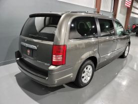 2010 Chrysler Town & Country - - Image 3