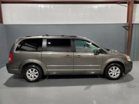 2010 Chrysler Town & Country - - Image 2