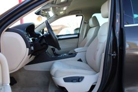 2016 Volkswagen Touareg - Image 5