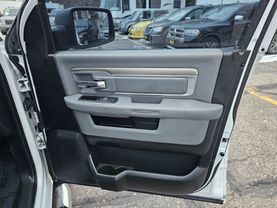 2017 RAM 1500 CREW CAB PICKUP V6, FLEX FUEL, 3.6 LITER SLT PICKUP 4D 5 1/2 FT