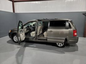 2010 Chrysler Town & Country - - Image 11