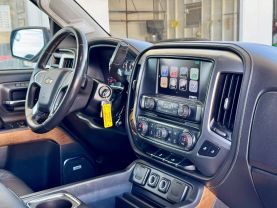 2017 CHEVROLET SILVERADO 1500 CREW CAB PICKUP V8, ECOTEC3, 5.3 LITER LTZ PICKUP 4D 5 3/4 FT