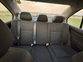 2003 VOLKSWAGEN JETTA SEDAN 4-CYL, 2.0 LITER GL SEDAN 4D