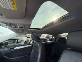 2017 VOLKSWAGEN JETTA SEDAN 4-CYL, TURBO, 1.4 LITER 1.4T SE SEDAN 4D