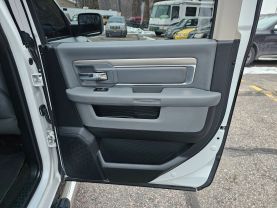 2017 RAM 1500 CREW CAB PICKUP V6, FLEX FUEL, 3.6 LITER SLT PICKUP 4D 5 1/2 FT