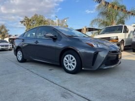2020 TOYOTA PRIUS HATCHBACK 4-CYL, HYBRID, 1.8 LITER XLE HATCHBACK 4D