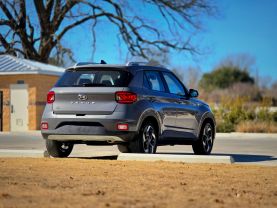 2021 HYUNDAI VENUE SUV 4-CYL, 1.6 LITER SEL SPORT UTILITY 4D