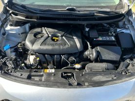 2013 Hyundai Elantra - Image 30