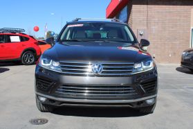 2016 Volkswagen Touareg - Image 18