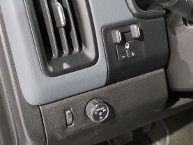 2017 Chevrolet Colorado Crew Cab - - Image 31