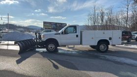 2013 Ford F350 Super Duty Regular Cab 4x4 Xl Cab & Chassis 2d - Image 1