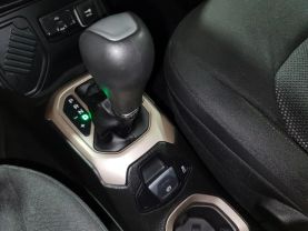 2016 Jeep Renegade - - Image 35