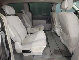 2010 Chrysler Town & Country - - Image 22