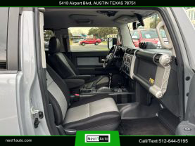 2013 TOYOTA FJ CRUISER SUV V6, 4.0 LITER SPORT UTILITY 2D