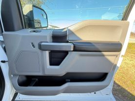2019 Ford F150 Supercrew Cab Xlt Pickup 4d 5 1/2 Ft - Image 32