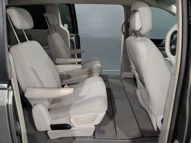 2010 Chrysler Town & Country - - Image 26